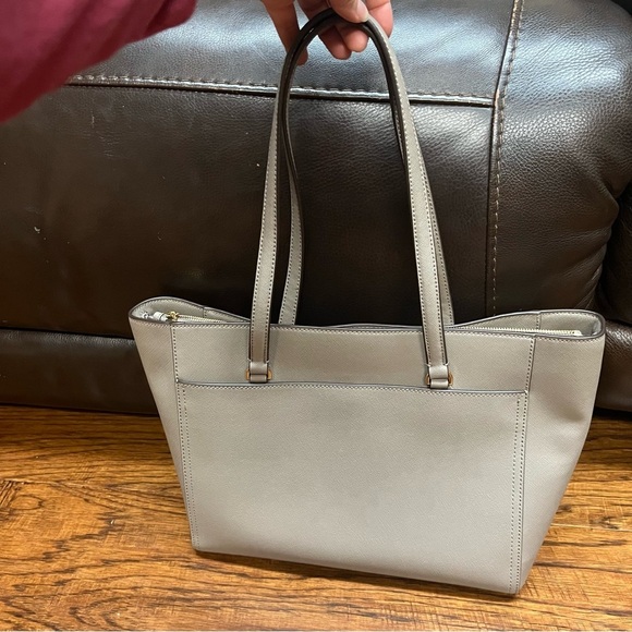 Tory Burch Robinson small tote NWOT - Picture 2 of 10